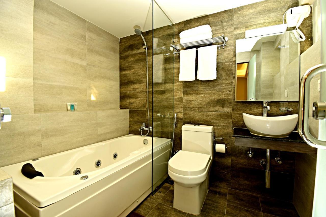 The Milestone Hotel Katmandu Kültér fotó